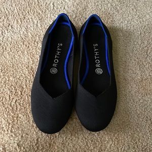 9.5 black round Rothy’s! Like new!!